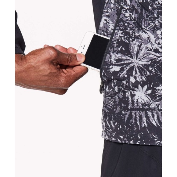 Lululemon Active Jacket - Canopy Ice Grey Black Size L - Picture 4 of 14